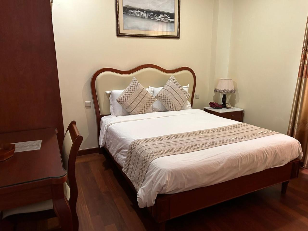 Khach San Sa Chi - Mong Cai Hotell Exteriör bild