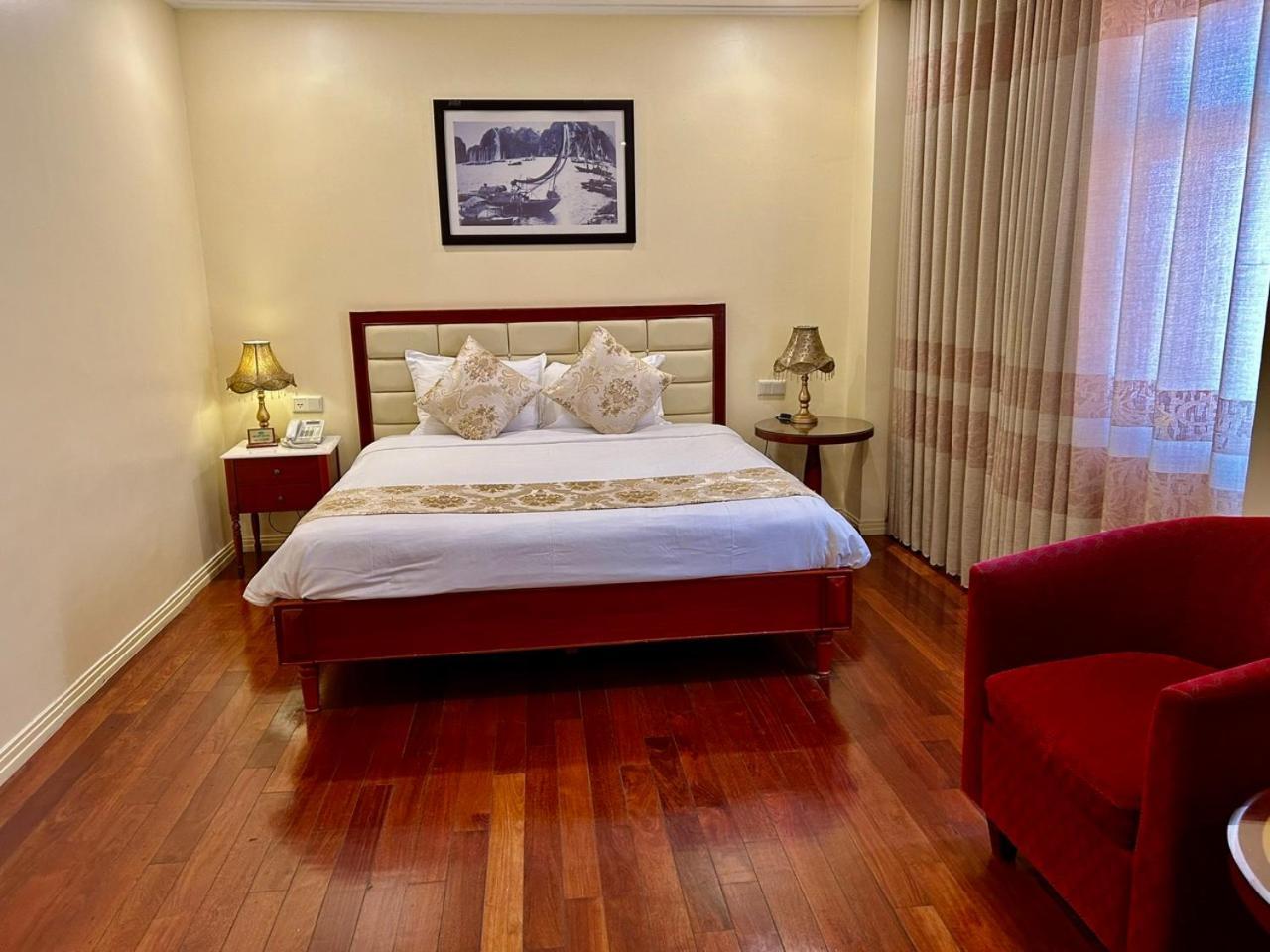 Khach San Sa Chi - Mong Cai Hotell Exteriör bild