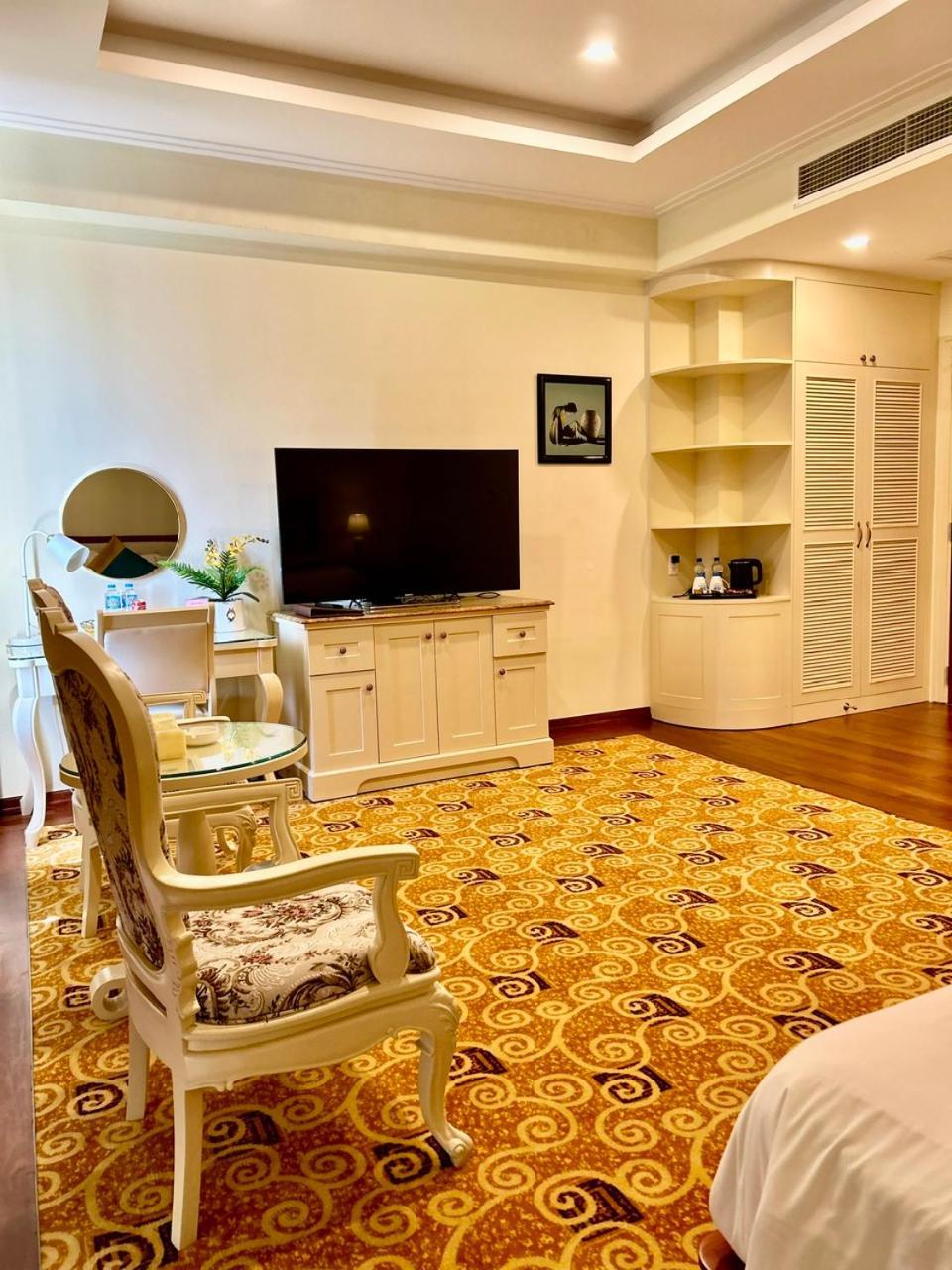 Khach San Sa Chi - Mong Cai Hotell Exteriör bild