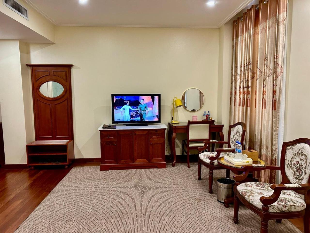 Khach San Sa Chi - Mong Cai Hotell Exteriör bild