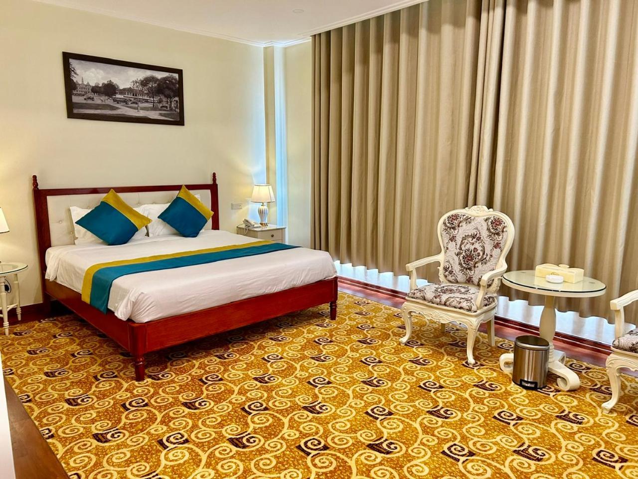 Khach San Sa Chi - Mong Cai Hotell Exteriör bild